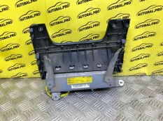 Подушка безопасности коленная Toyota Rav 4 (CA40) (2012-2019) 2013 7390042041 2.2 D 2ADFTV