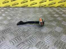 Ограничитель открывания двери Nissan Navara (D40) 2004-2015 2011 824304X30A ПИКАП 2.5 D YD25DDTI
