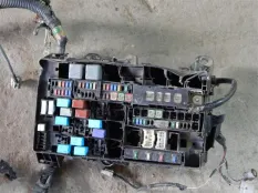 Блок предохранителей Toyota Tundra II (2006-2022) 2007 5.7 I 3URFE