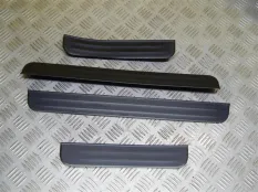 Накладка на порог внутренняя (комплект) Infiniti QX70 (2013-2017) 2015 3.0 D V9X C002615