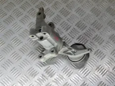 Кронштейн Toyota Hilux (2005-2015) 2014 2.5 D 2KDFTV