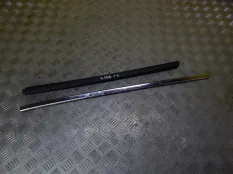 Молдинг двери передней правой Infiniti QX70 (2013-2017) 2015 3.0 D V9X C002615