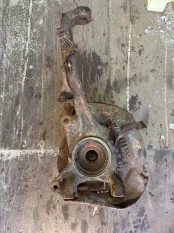 Кулак поворотный левый Toyota Land Cruiser 200 (2008-2021) 2008 4.5 D UZJ200