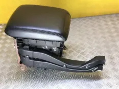 Консоль салона (кулисная часть) Toyota Land Cruiser 200 (2008-2021) 2008 4.5 D UZJ200