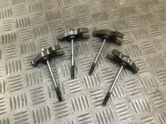 Кронштейн форсунки Toyota Hilux (2005-2015) 2007 2.5 D 2KDFTV