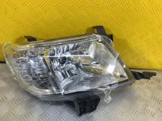 Фара правая Toyota Hilux (2005-2015) 2013 811100K440
