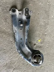 Рычаг задний правый Toyota Rav 4 (XA50) (2018-н.в.) 2019 4876042070 2.5 I A25AFXS