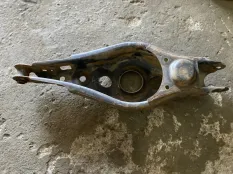 Рычаг задний левый Toyota Rav 4 (XA30) (2005-2014) 2009 4873042050 3.5 I 2GRFE