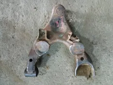 Рычаг передний нижний правый Toyota Land Cruiser (100) 1998-2007 2004 4862060010 ВНЕДОРОЖНИК 4.7 I 2UZFE