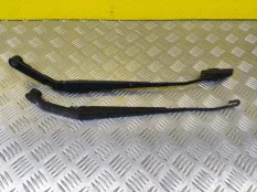 Щеткодержатель (поводок стеклоочистителя, дворник) Mitsubishi Pajero IV (2006-2019) 2007 8250A201 ВНЕДОРОЖНИК 3.8 I