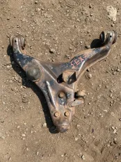 Рычаг передний нижний правый Mitsubishi L200 (2006-2015) 2006 4013A088 ПИКАП 2.5 D 4D56