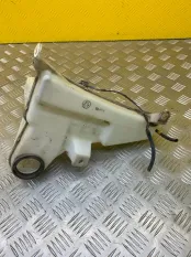 Бачок омывателя Toyota Hilux (2005-2015) 2012 853150K010 ПИКАП 2.5 D 2KDFTV