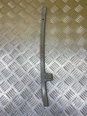 Направляющая стекла Toyota Hilux (2015-2021) 2021 674040K100 ПИКАП 2.8 D 1GDFTV