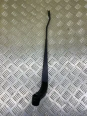 Щеткодержатель (поводок стеклоочистителя, дворник) Cadillac Escalade (2014-2021) 2016 23193323 ВНЕДОРОЖНИК 6.2 I L86, левый