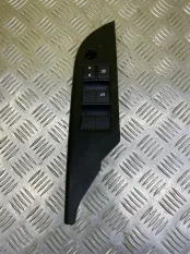 Блок управления стеклоподъемниками Toyota Hilux (2015-2021) 2022 848200D590 ПИКАП 2.4 D 2GDFTV