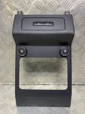 Пластик салона Land Rover Discovery V (2016-н.в.) 2018 HY3218D687AC 3.0 D 30DDTX