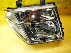 Фара правая Nissan Navara (D40) 2004-2015 2007 26010EB300