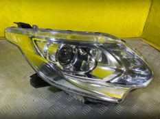 Фара правая Mitsubishi L200 (2015-2022) 2016 2.4 D 4N15