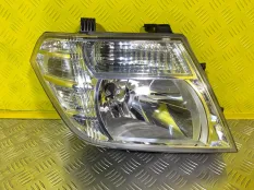 Фара правая Nissan Navara (D40) 2004-2015 2010 260105X00B 2.5 D YD25DDTI