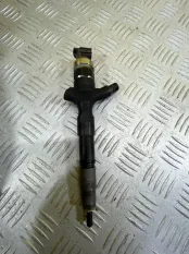 Форсунка топливная Toyota Hilux (2005-2015) 2012 236703040 3.0 D 1KDFTV