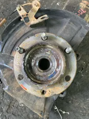 Ступица передняя левая Toyota Hilux (2005-2015) 2014 3.0 D 1KDFTV