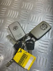 Ключ Toyota Land Cruiser 200 (2008-2021) 2008 8990460430 ВНЕДОРОЖНИК 4.5 D 1VDFTV