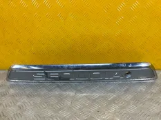 Планка подсветки номера Toyota Sequoia II 2008 - 2022 2013 768010C050 5.7 I 3URFE