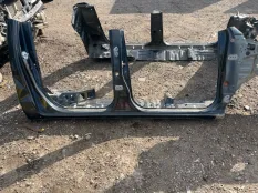Порог правый Toyota Hilux (2005-2015) 2014 ПИКАП 2.5 D 2KDFTV