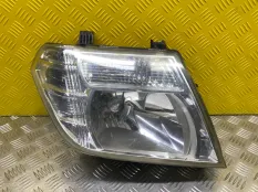 Фара правая Nissan Navara (D40) 2004-2015 2010 260105X00B ПИКАП 2.5 D YD25DDTI