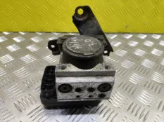 Блок ABS Toyota Hilux (2005-2015) 2010