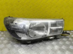 Фара правая Toyota Hilux (2015-2021) 2018 811100K690