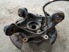 Кулак задний правый Toyota Sequoia II 2008 - 2022 2008 423040C010 5.7 I 3URFE