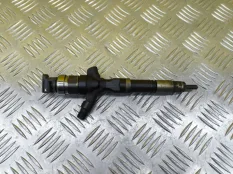 Форсунка топливная Toyota Hilux (2005-2015) 2009 2367030150