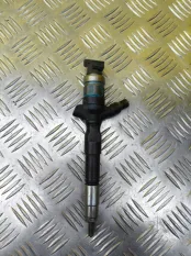 Форсунка топливная Toyota Hilux (2005-2015) 2011 2367030140