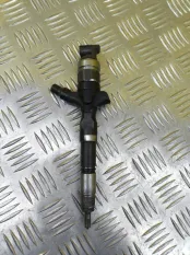 Форсунка топливная Toyota Hilux (2005-2015) 2011 2367030140