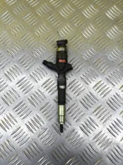 Форсунка топливная Toyota Hilux (2005-2015) 2009 2367030310