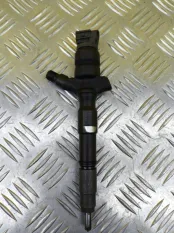 Форсунка топливная Toyota Hilux (2005-2015) 2012 2367030170