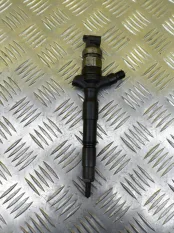 Форсунка топливная Toyota Hilux (2005-2015) 2013 236700L090 3.0 D 1KDFTV