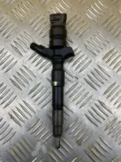 Форсунка топливная Toyota Hilux (2005-2015) 2015 2367030450 ПИКАП 2.5 D 2KDFTV