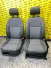 Салон (комплект сидений) Toyota Hilux (2005-2015) 2013 710720K472 2.5 D 2KDFTV