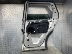 Дверь задняя правая Land Rover Discovery Sport I (2014-н.в) 2017 LR044228 ВНЕДОРОЖНИК 2.0 D 204DTD