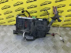 Блок предохранителей под капот Toyota Hilux (2005-2015) 2008 827410K010 ПИКАП 3.0 D 1KDFTV