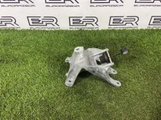 Кронштейн двигателя правый Audi Q7 Q8 4M