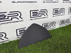 Накладка на торпедо правая Audi Q7 Q8 4M