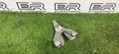 Кронштейн двигателя правый Land Rover Range Rover Velar L560