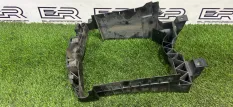 Кронштейн интеркулера левый  Range Rover L405