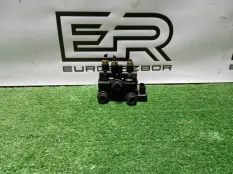 Блок клапанов пневмоподвески Land Rover 4