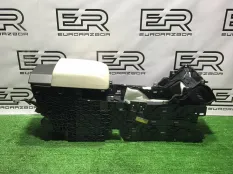 Центральный подлокотник Land Rover рест.