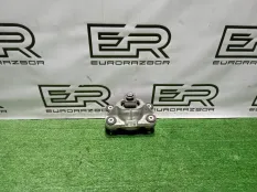Подушка крепления двигателя правая Land Rover 4