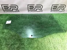 Стекло двери задней правой Volkswagen Polo 5